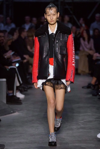 Burberry осень/зима 2019-20, 17 февраля