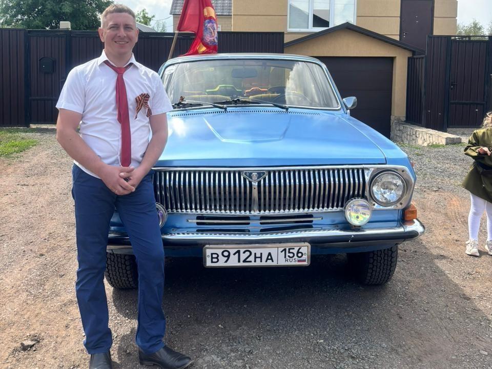 Педальный «Москвич», автобус с игрушками и телевизор Гагарина: 50+ фото из уличного музея СССР — они возвращают в детство