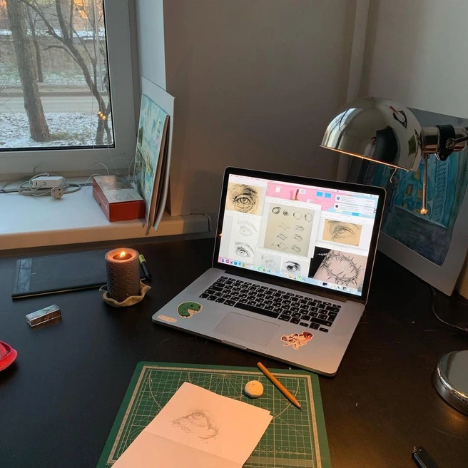 Ранее девушка много работала в студиях Казани и даже за границей | Источник: carrot_top_pony / Instagram (соцсеть признана экстремисткой и запрещена в РФ)