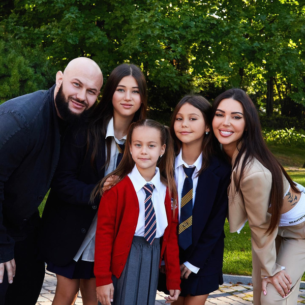 Джиган и Оксана Самойлова с дочками