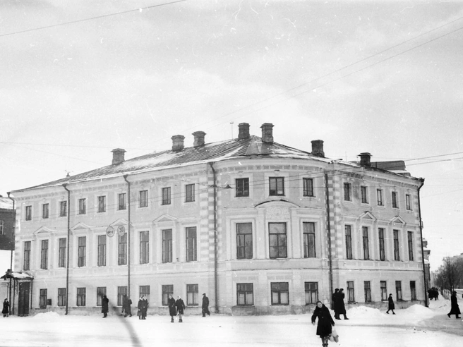 Дом Шубиных на Красной площади. | Источник: Виктор Латышев / Музей Боевой и Трудовой Славы средней школы № 36
