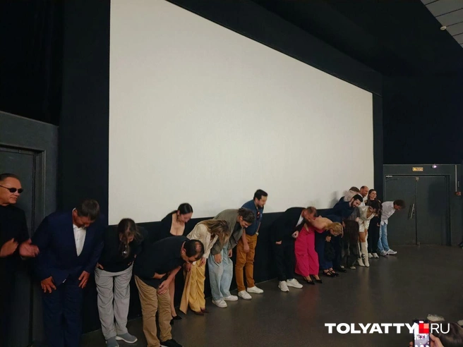 Съёмочная команда в полном составе приехала на премьеру в Тольятти. Некоторые привезли с собой родственников | Источник: Юлия Дроглева