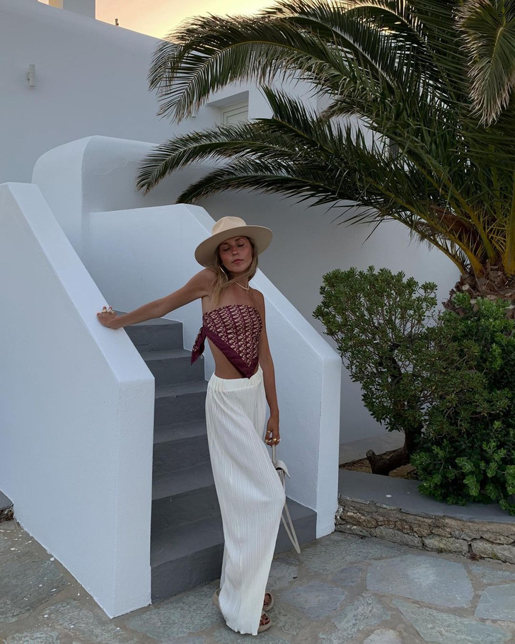 В отпуске носите топ-платок и широкие брюки, как стилист София Коэльо