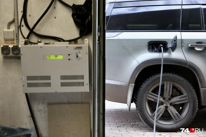 Зарядное устройство переменного тока. Rox 01 позволяет составить график зарядки, чтобы она шла в часы низкой нагрузки | Источник: Наталья Лапцевич