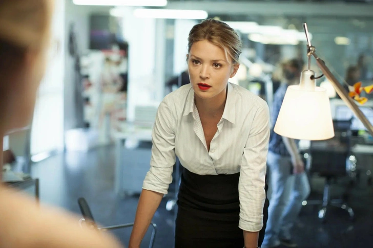 Права сотрудника: какие неочевидные пункты Трудового кодекса РФ стоит знать каждому, чтобы защитить себя | Источник: кадр из фильма «Притворись моим парнем»