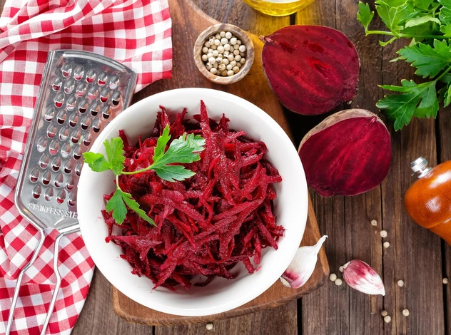 Вкуснее винегрета: простой свекольный салат всего из трех ингредиентов