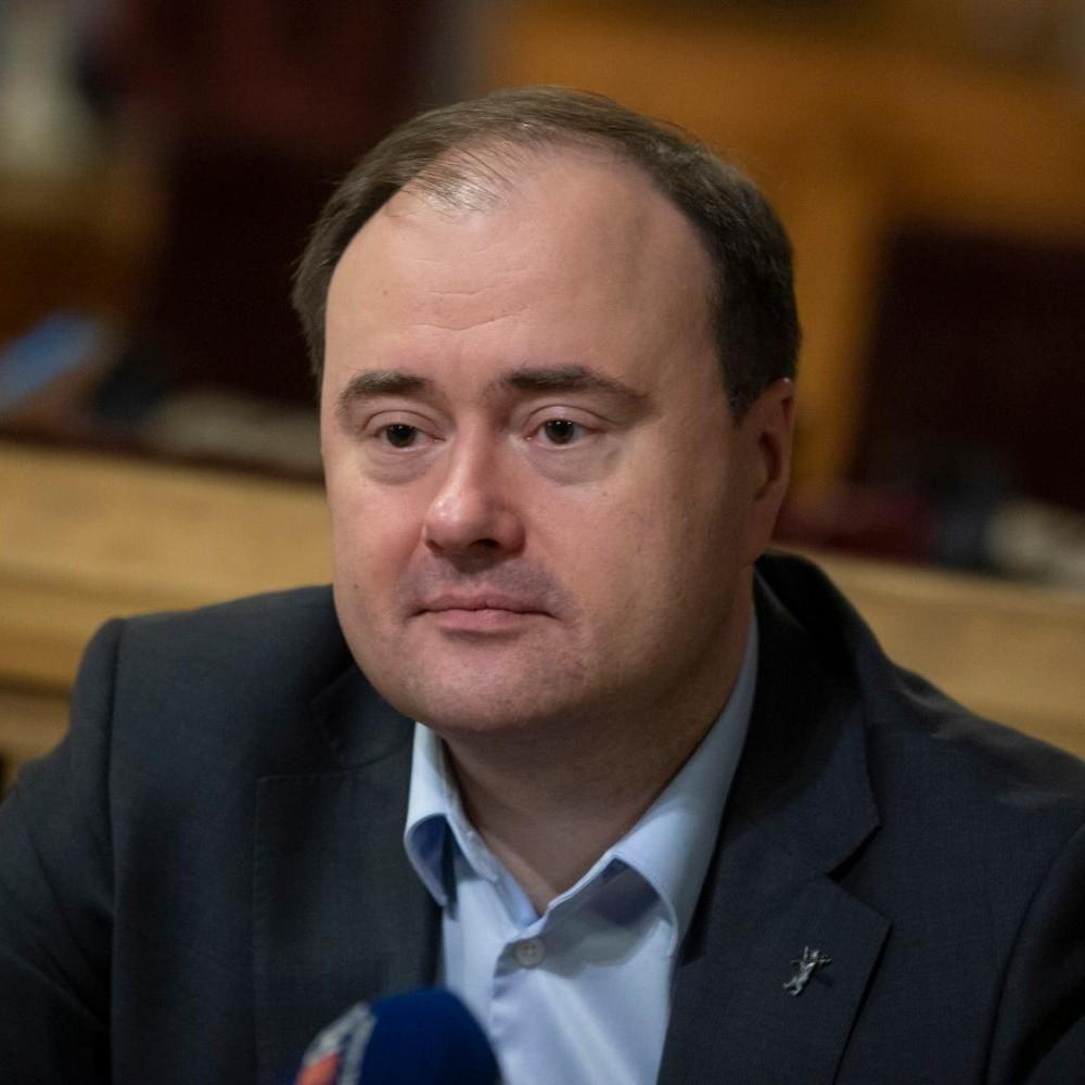 <p>Артем Молчанов</p>
