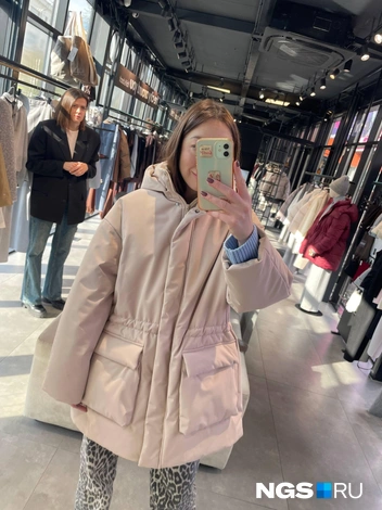 Утепленная парка — 16 500 рублей | Источник: Алена Золотухина / NGS.RU