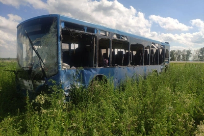 Жертва и десять раненых: лобовое столкновение грузовика и автобуса в Кузбассе