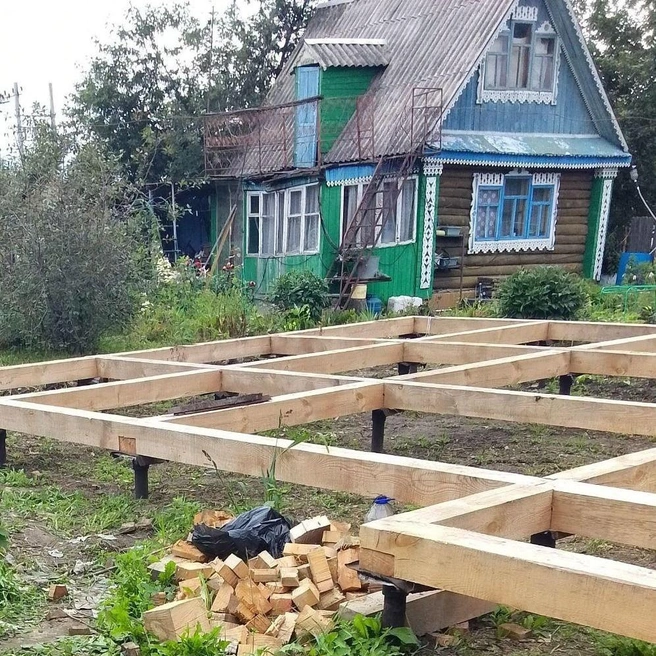 Старенький дачный домик&nbsp;— единственное жилье молодой семьи, и банк может его забрать за долги, поскольку участок находится в залоге | Источник: Егор Румянцев