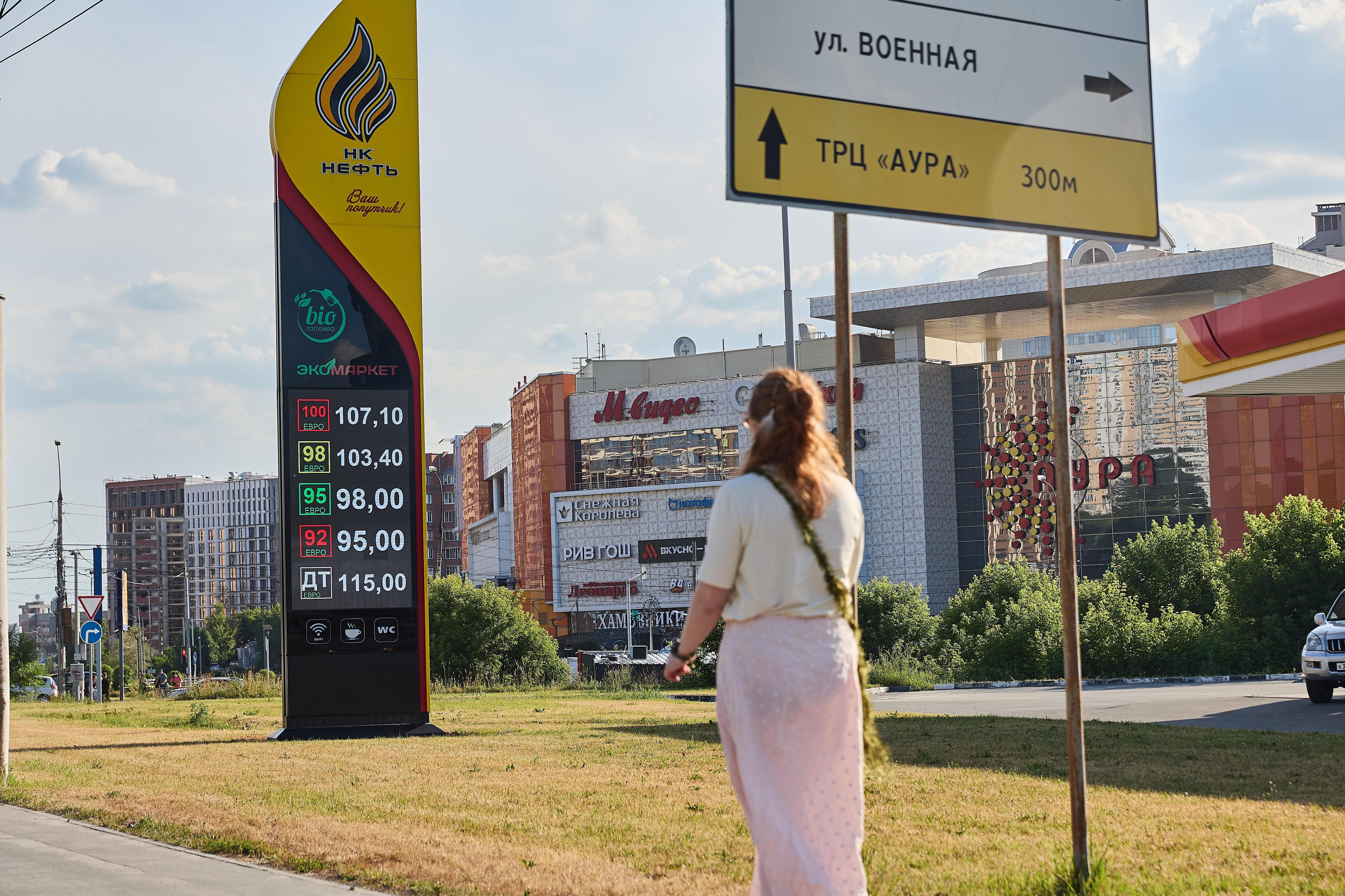 АЗС смягчают лимиты на продажу бензина: где и насколько