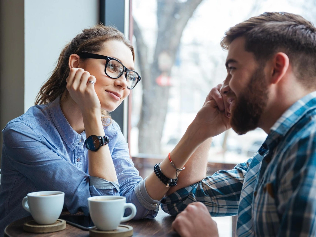 Любит или обманывает: 7 верных способов понять, что мужчина думает о вас на самом деле | marieclaire.ru
