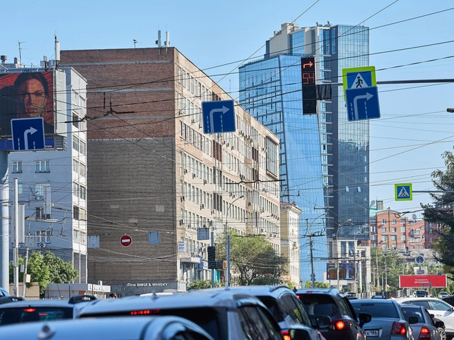 Проехать со стороны Димитровского моста теперь можно только направо — на Вокзальную магистраль. | Источник: Александр Ощепков / NGS.RU