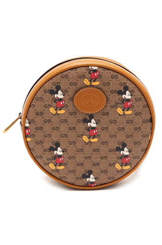 Мини-рюкзак с принтом Disney x GucciЦена: 68 400 руб.
Где купить: aizel.ru