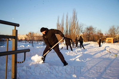 Мэр Кургана попросил терпения из-за снежных заносов