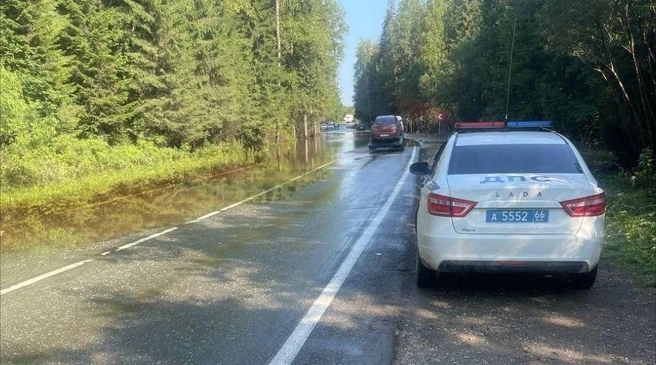 Двигаться пока можно только по одной полосе | Источник: УГИБДД по Свердловской области