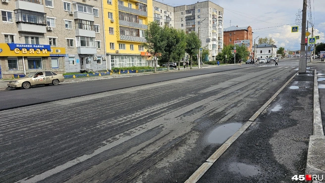 Асфальт частично сняли на Пролетарской | Источник: Дарья Никитченко / 45.RU