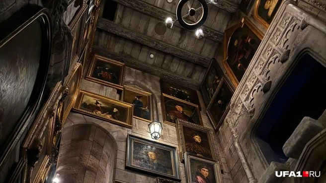 В залах всё устроенно так, что даже в очередях нескучно | Источник: Арина Насырова / UFA1.RU