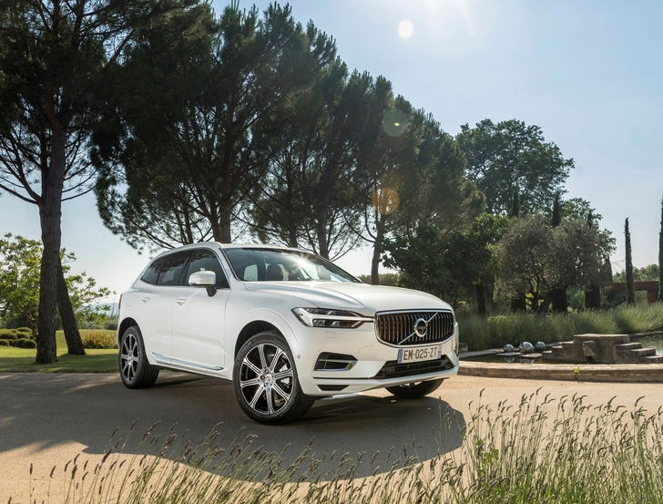 Volvo представила новый гибрид и отказалась от пластиковых стаканчиков