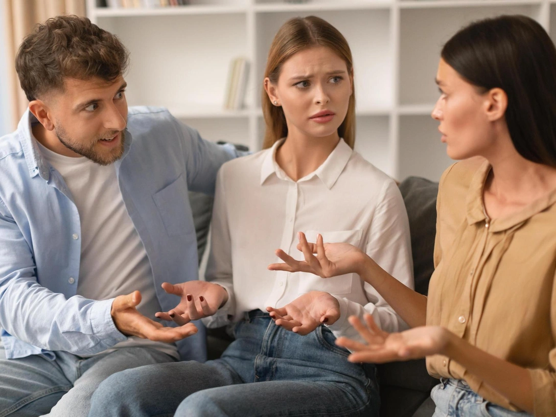 Совсем одна: 8 причин, почему из вашей жизни пропали все друзья | marieclaire.ru