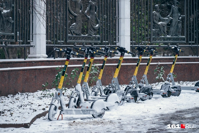 Самокаты в такую погоду не очень востребованы | Источник: Евгений Вдовин / 161.RU