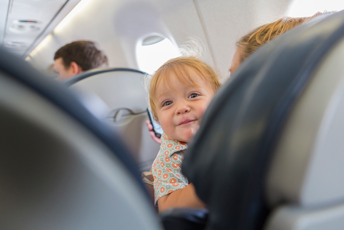 Как летать с ребенком: лайфхаки, советы, как снизить риски, когда лучше не лететь