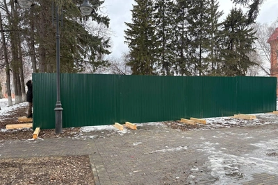 Камень скорби вывезли из томского Сквера памяти