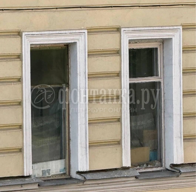 Из дома рядом со Смольным рассказывают про Гитлера по ночам. Полицию завалили заявками | Источник: читатель «Фонтанки»