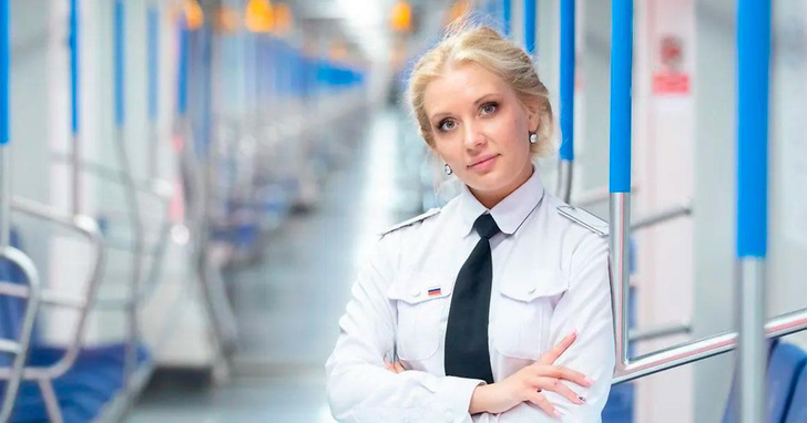 Женщина-машинист из Москвы покорила Интернет и пассажиров метро своей красотой