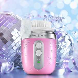 Новинка от Clarisonic: компактные аппараты для очищения лица Mia Fit и Alpha Fit
