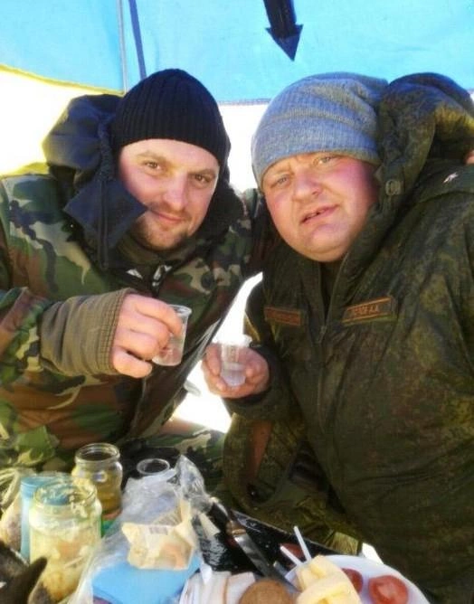 Гурами Кварцхава (слева) служил вместе со своим шурином на севере России | Источник: Александр Попов / Vk.com