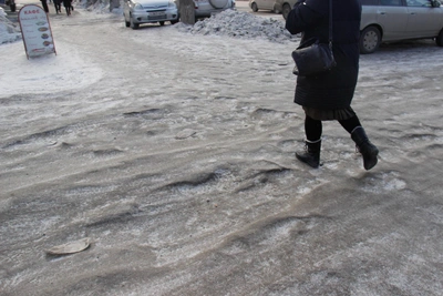 Ice-related injuries surge in Novosibirsk, affecting over 300