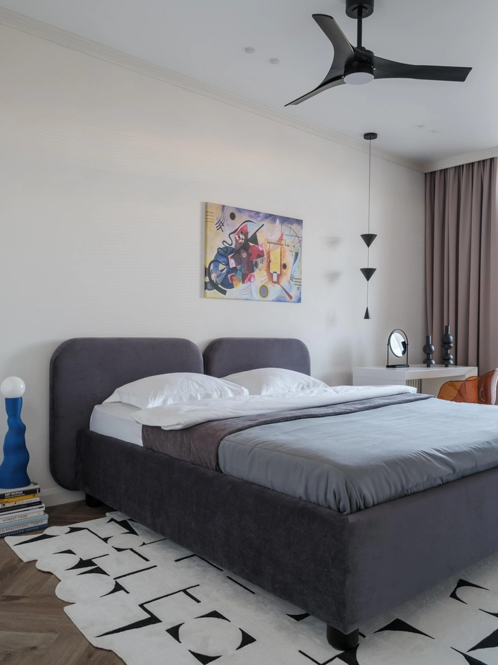 Ковер, Ansy. Текстиль, Polianna Home. Декор, Izzi decor, Designboom. | Источник: Роман Мокров. Стиль: Виктория Горбачева