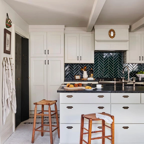 Источник: Эмили Джей Фолловилл