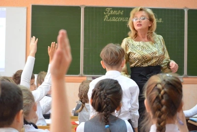 Пять педагогов станут земскими учителями на Сахалине