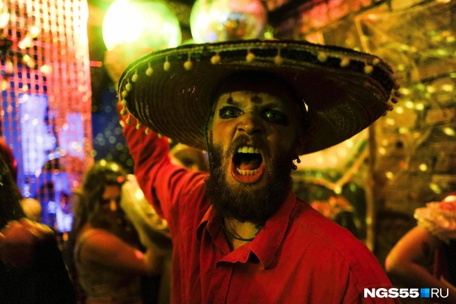 Мексиканские традиции Дня мертвых — одни из самых ярких | Источник: Евгений Софийчук / NGS55.RU