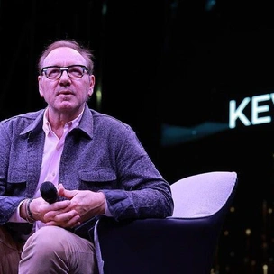 Кевин Спейси приехал в Узбекистан и ни слова о судебных исках