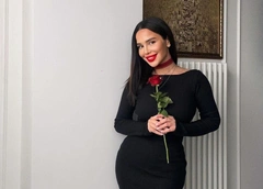 Колисниченко изменила ягодицы, Фриске выкачала жир из живота, Дакота фотошопит фигуру: соцсети звезд