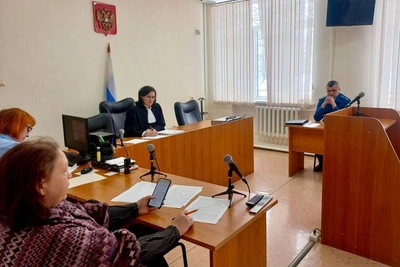 Отчима в Кузбассе задержали за годы насилия над падчерицей