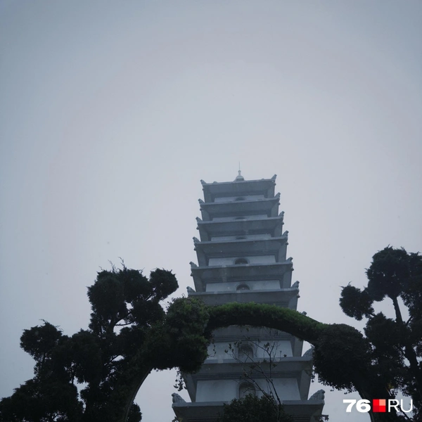 Также в парке «Бана Хиллс» есть и другие завораживающие постройки | Источник: Екатерина