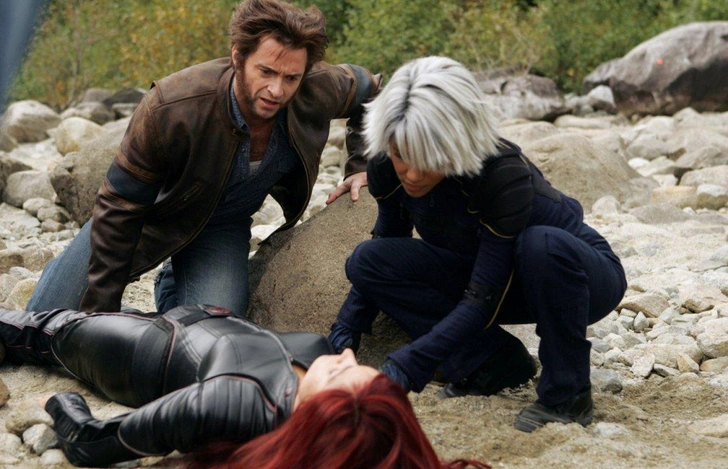 На кадре — Хью Джекман, Холли Берри и Фамке Янссен | Источник: Кадр из фильма «Люди Икс: Последняя битва»