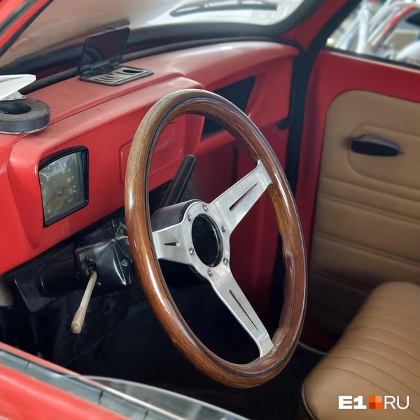 История этой марки началась в 1949 году. Со временем Trabant обрел вторую жизнь, став объектом остальгии (так называется ностальгия по Вочточной Германии) | Источник: Дмитрий Крисковец / E1.RU
