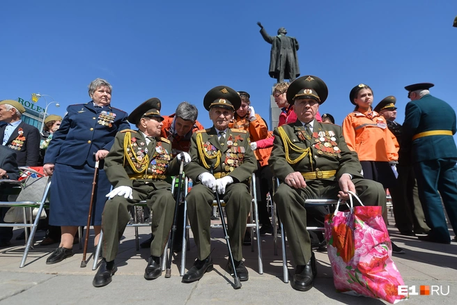 На Парадах Победы ветеранам ВОВ отводят самые лучшие места | Источник: Максим Воробьев / E1.RU