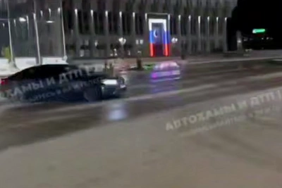 Туляк устроил дрифт на площади Ленина