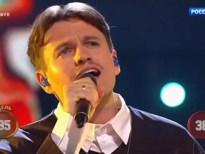 Новосибирец исполнил композицию «Дорога» | Источник: Материалы сайта «Смотрим»