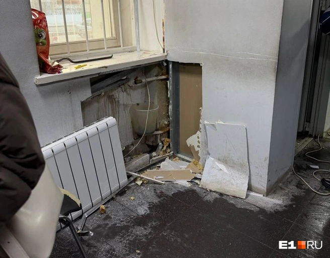 В один из дней в пункте ремонтировали батарею, поэтому в помещении было холодно | Источник: читатель E1.RU