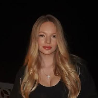 Вот это секретность: Лиза Пескова сообщила, что уже в третий раз станет мамой