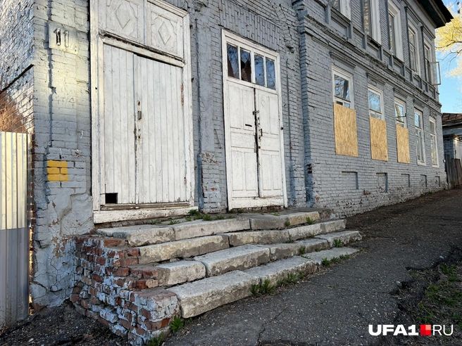 Некоторые окна заколочены | Источник: Андрей Бирюков / UFA1.RU
