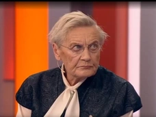 84-летнюю заслуженную пианистку России Лидию Адфельдт мошенники развели по схеме Долиной и забрали квартиру