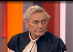84-летнюю заслуженную пианистку России Лидию Адфельдт мошенники развели по схеме Долиной и забрали квартиру